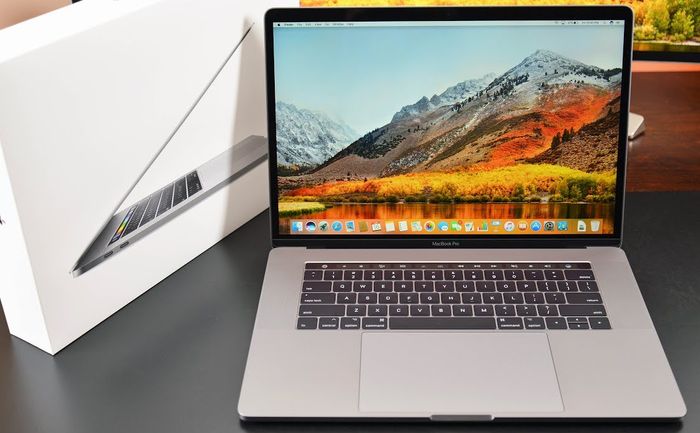 Laptop Apple Macbook Pro 2017 cho dân thiết kế